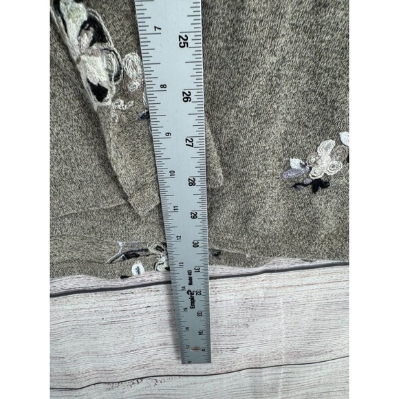 Fig and‎ Flower Anthropologie Floral Embroidered Cardigan Sweater Women's M Gray - Picture 12 of 13